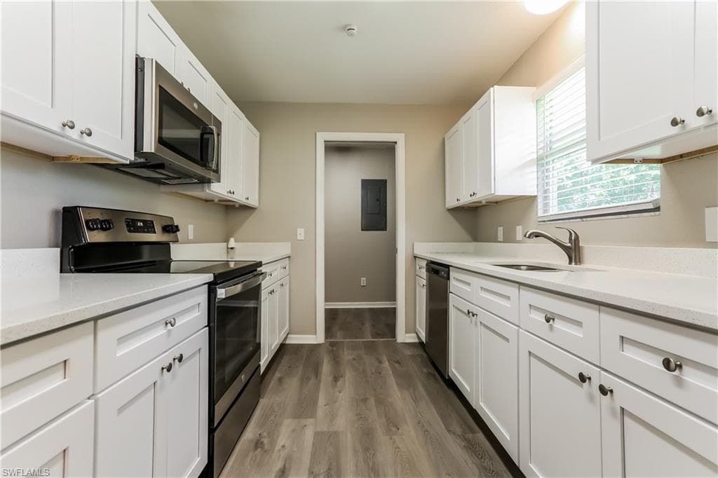 284 Grove RD, VENICE FL 34293-4