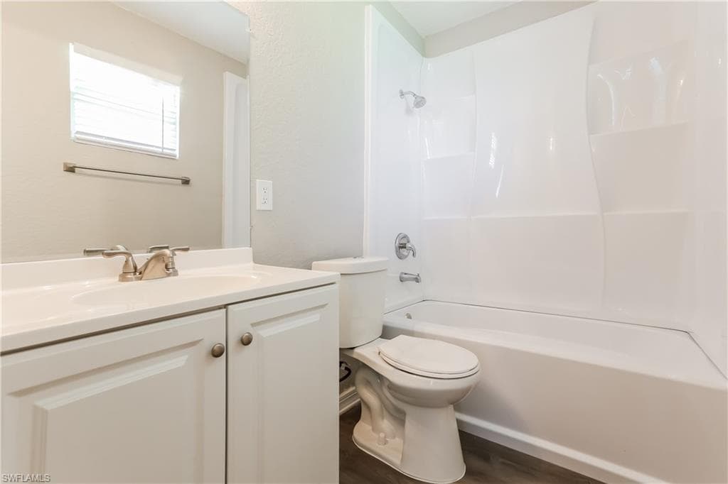 284 Grove RD, VENICE FL 34293-13