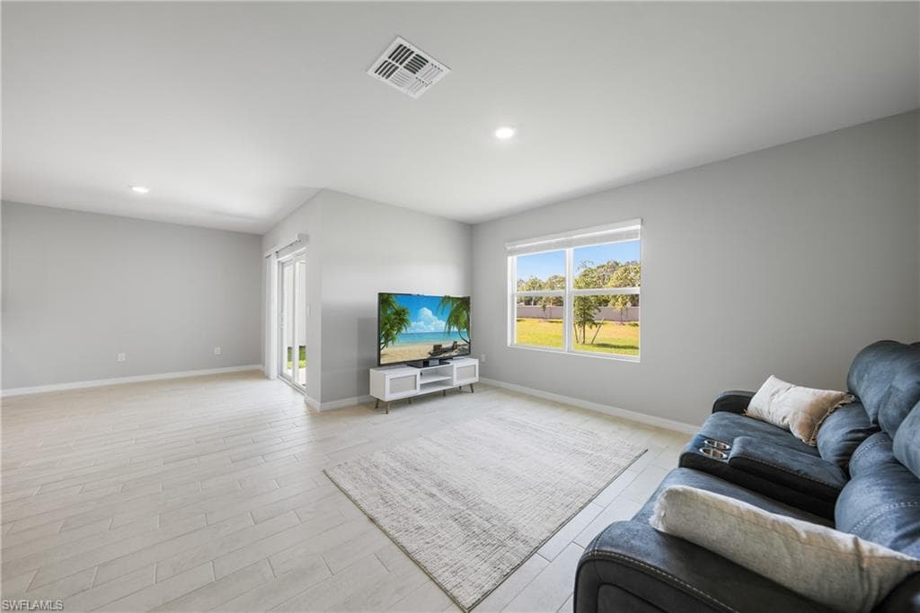 2965 Ernest WAY, FORT MYERS FL 33905-11