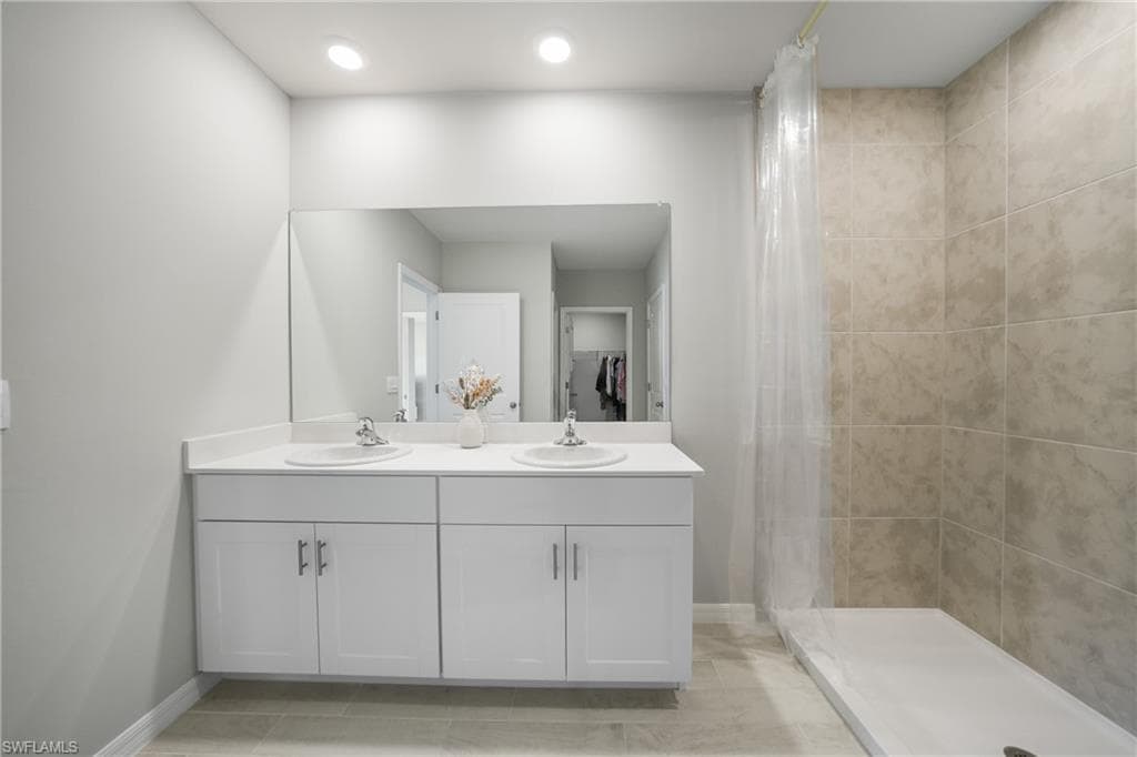 2965 Ernest WAY, FORT MYERS FL 33905-18