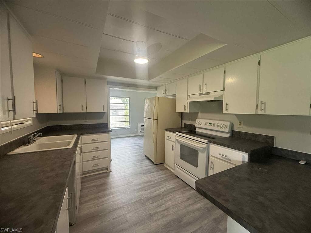 8281 Sevigny DR, NORTH FORT MYERS FL 33917-5