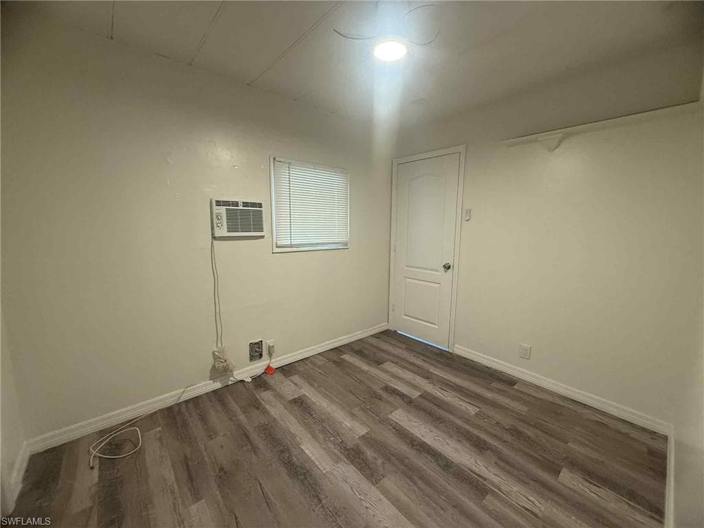 8281 Sevigny DR, NORTH FORT MYERS FL 33917-7