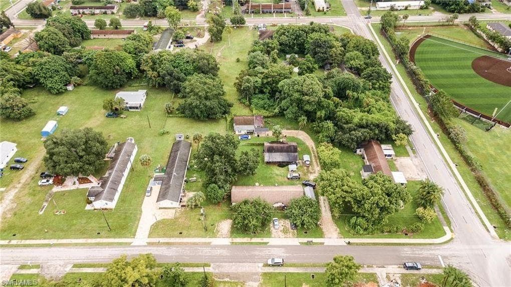 102 3rd ST, FORT MYERS FL 33907-2