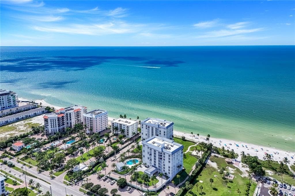1285 Gulf Shore BLVD N # 3B, NAPLES FL 34102-42