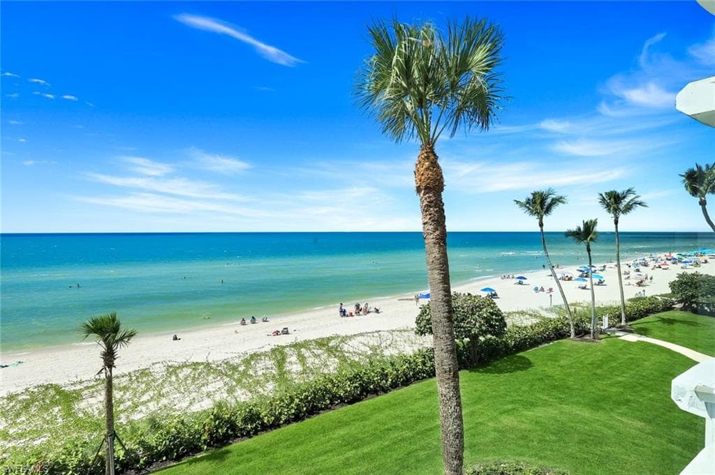 1285 Gulf Shore BLVD N # 3B, NAPLES FL 34102-35
