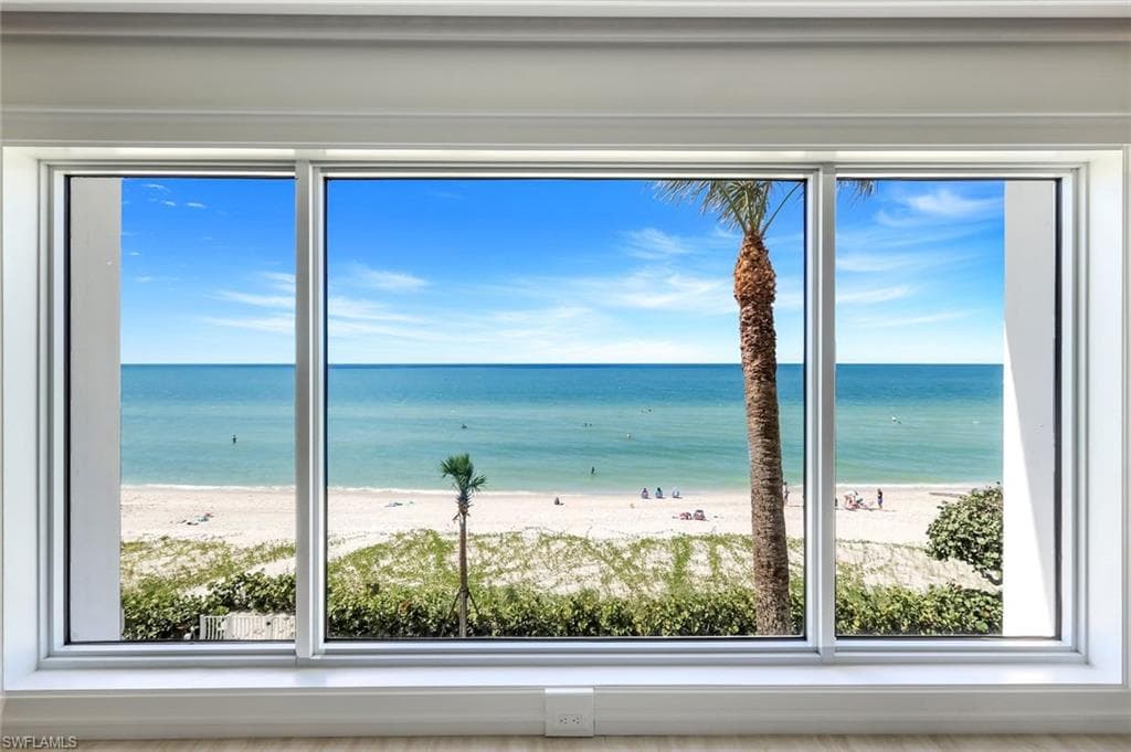 1285 Gulf Shore BLVD N # 3B, NAPLES FL 34102-36