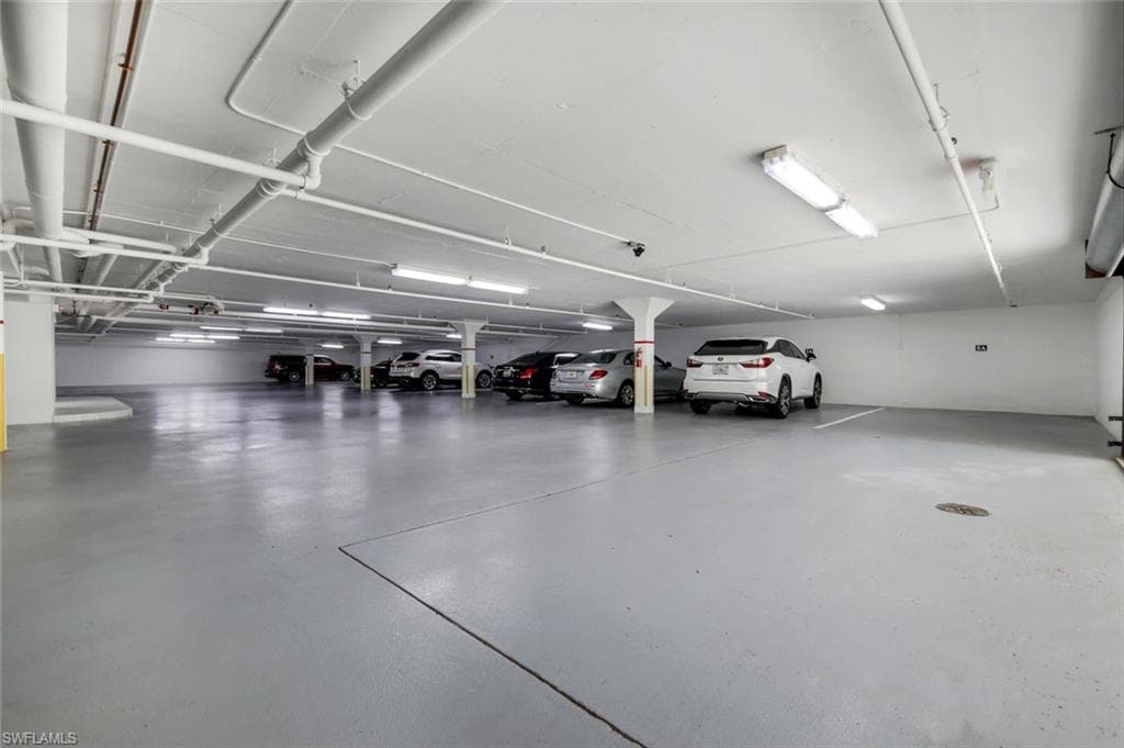 1285 Gulf Shore BLVD N # 3B, NAPLES FL 34102-34