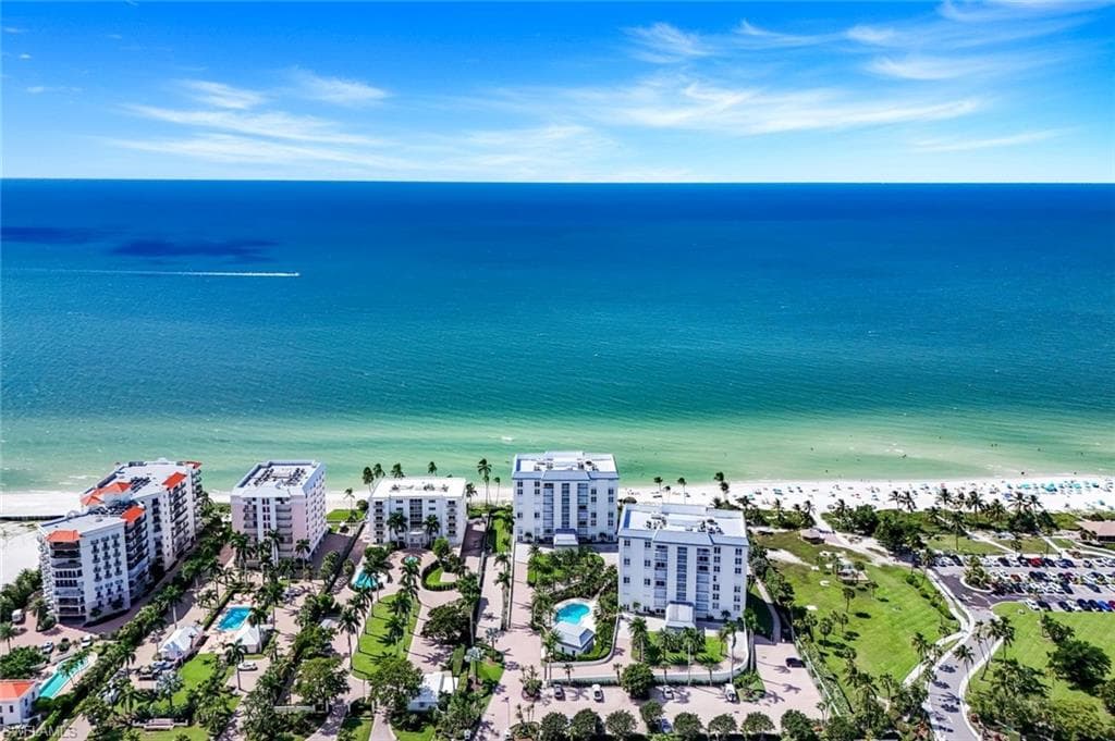 1285 Gulf Shore BLVD N # 3B, NAPLES FL 34102-30