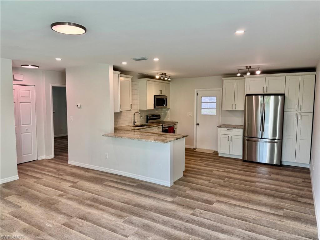 3181 Poinciana DR, NAPLES FL 34105-1