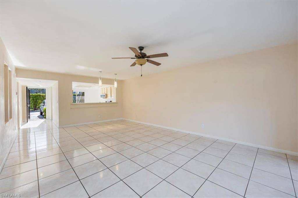 5697 Rattlesnake Hammock RD # 105, NAPLES FL 34113-5