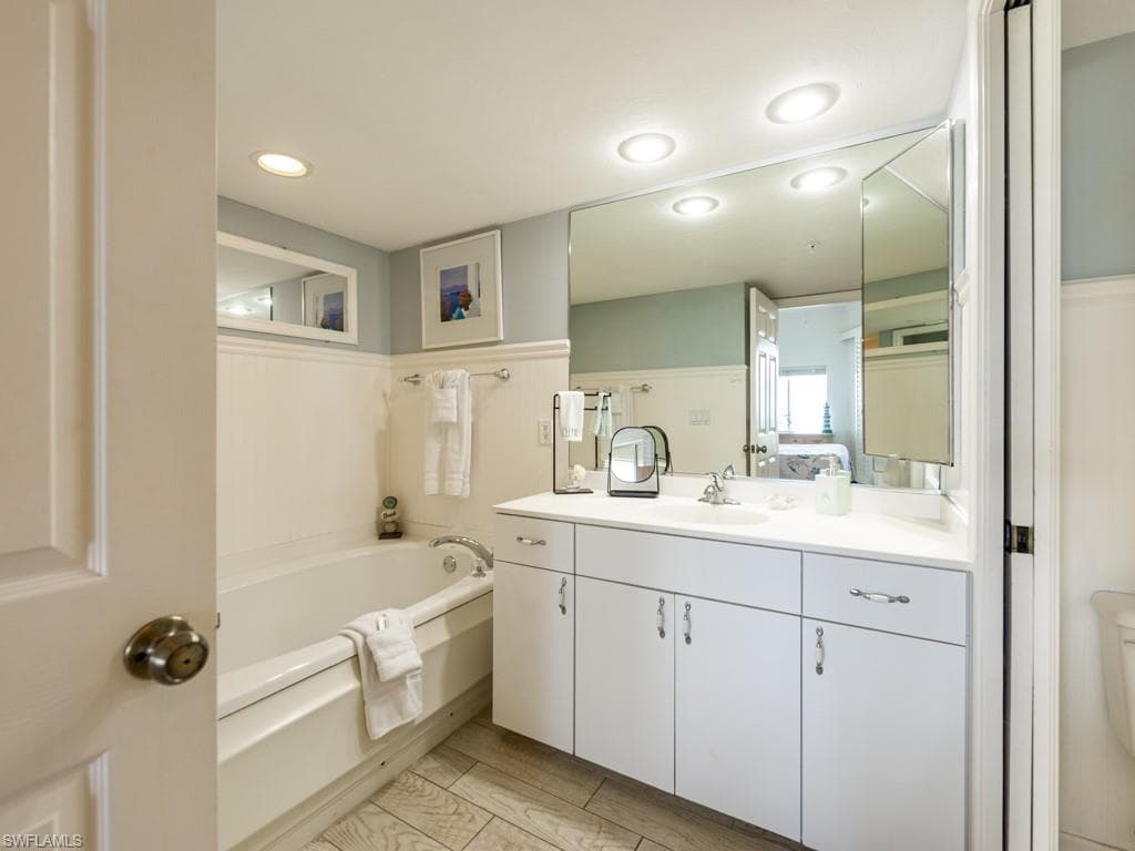 255 Periwinkle WAY # C, SANIBEL FL 33957-17