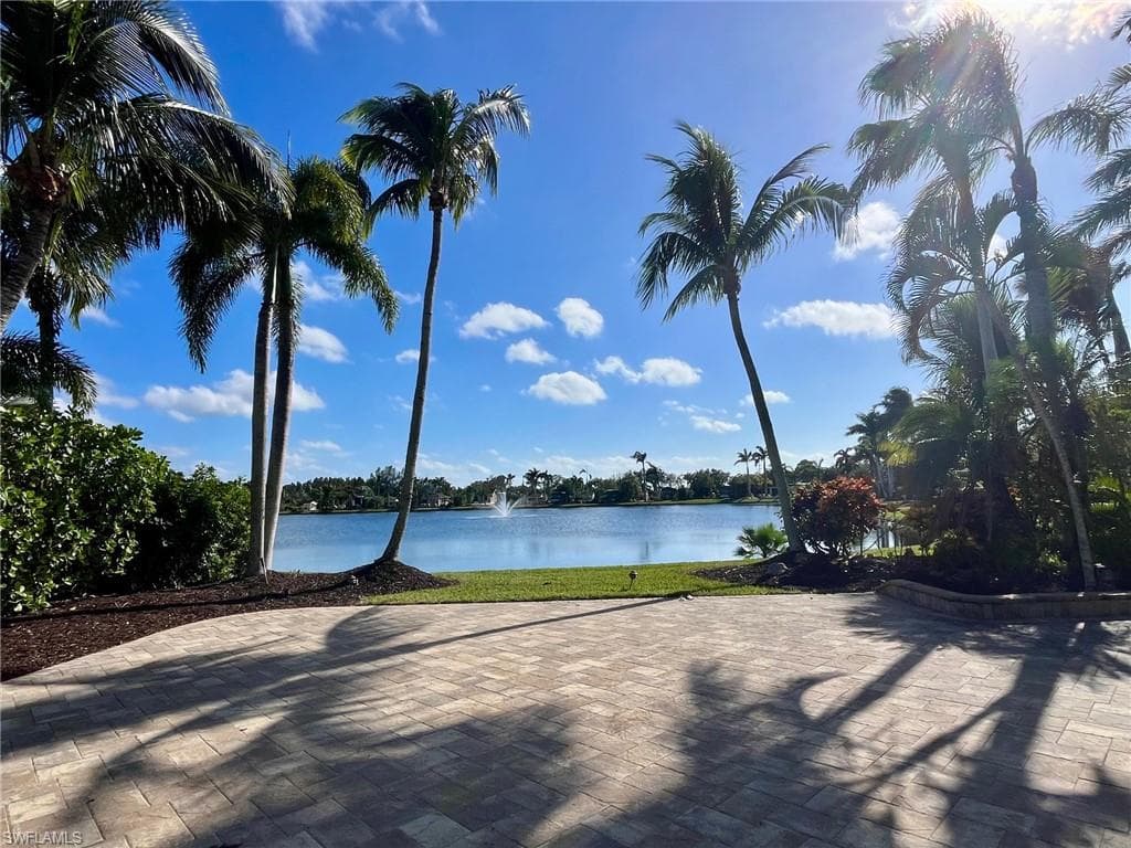 4669 Southern Breeze DR, NAPLES FL 34114-1