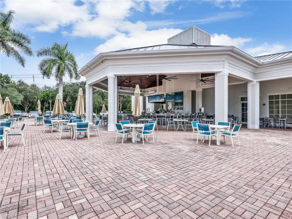 2375 Mont Claire DR # D202, NAPLES FL 34109-46