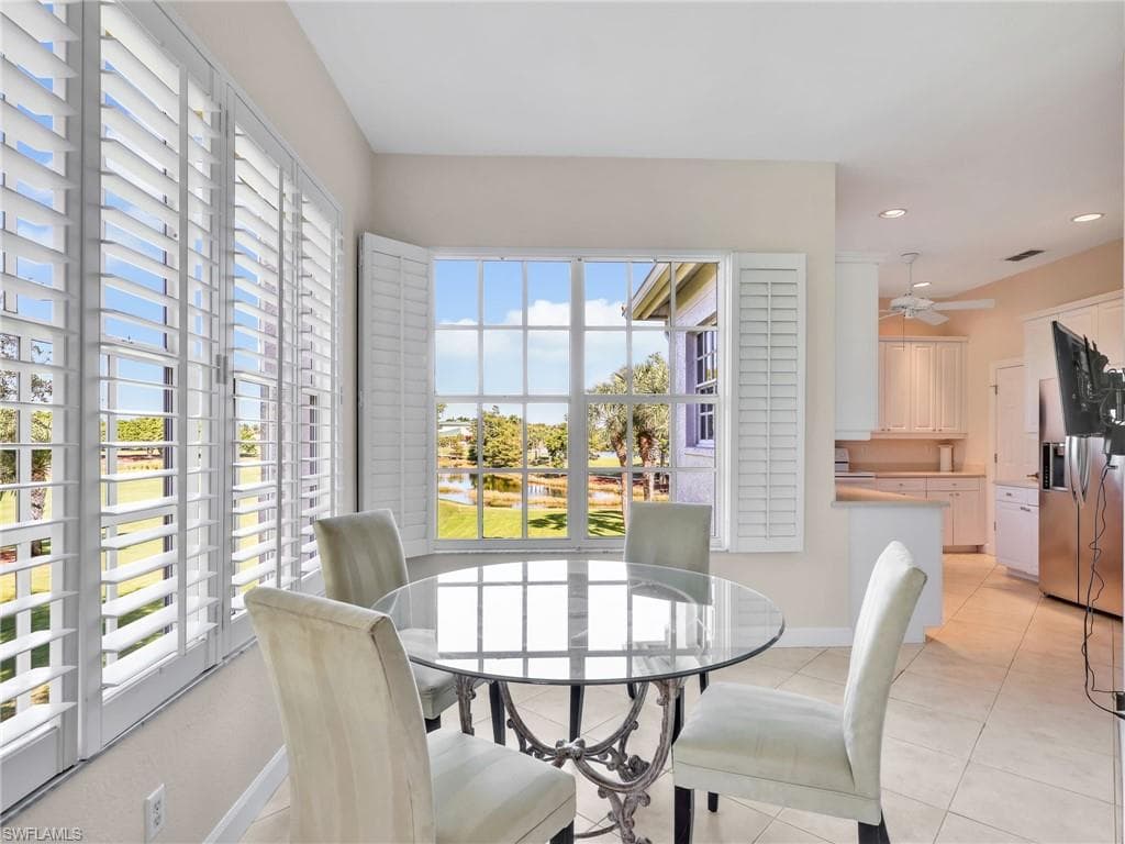 2375 Mont Claire DR # D202, NAPLES FL 34109-15