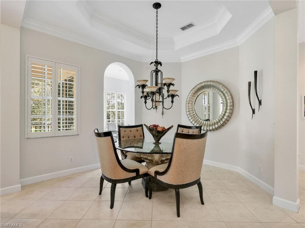 2375 Mont Claire DR # D202, NAPLES FL 34109-11