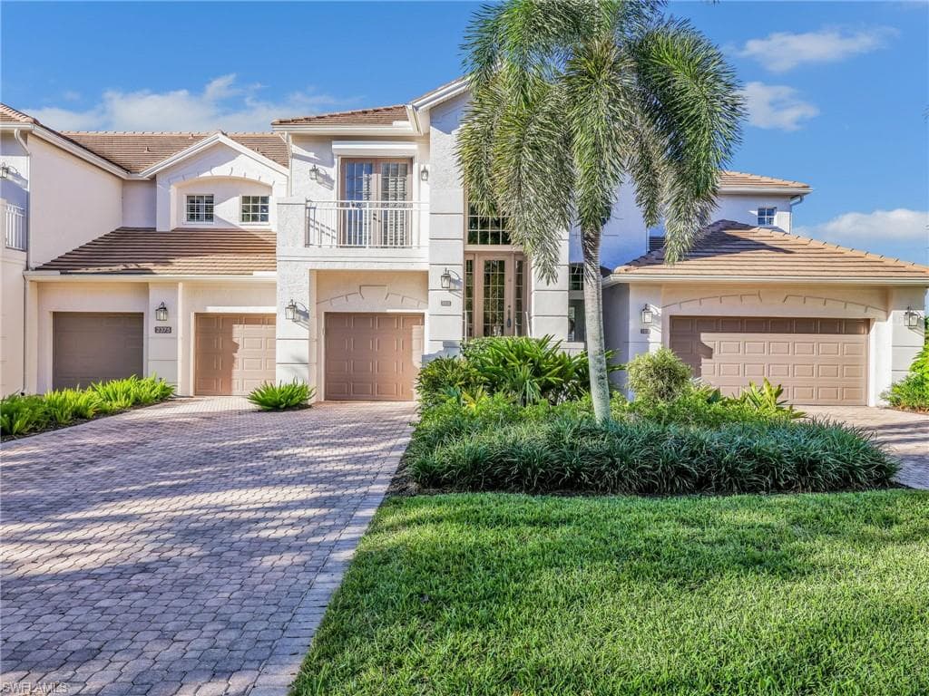 2375 Mont Claire DR # D202, NAPLES FL 34109-4