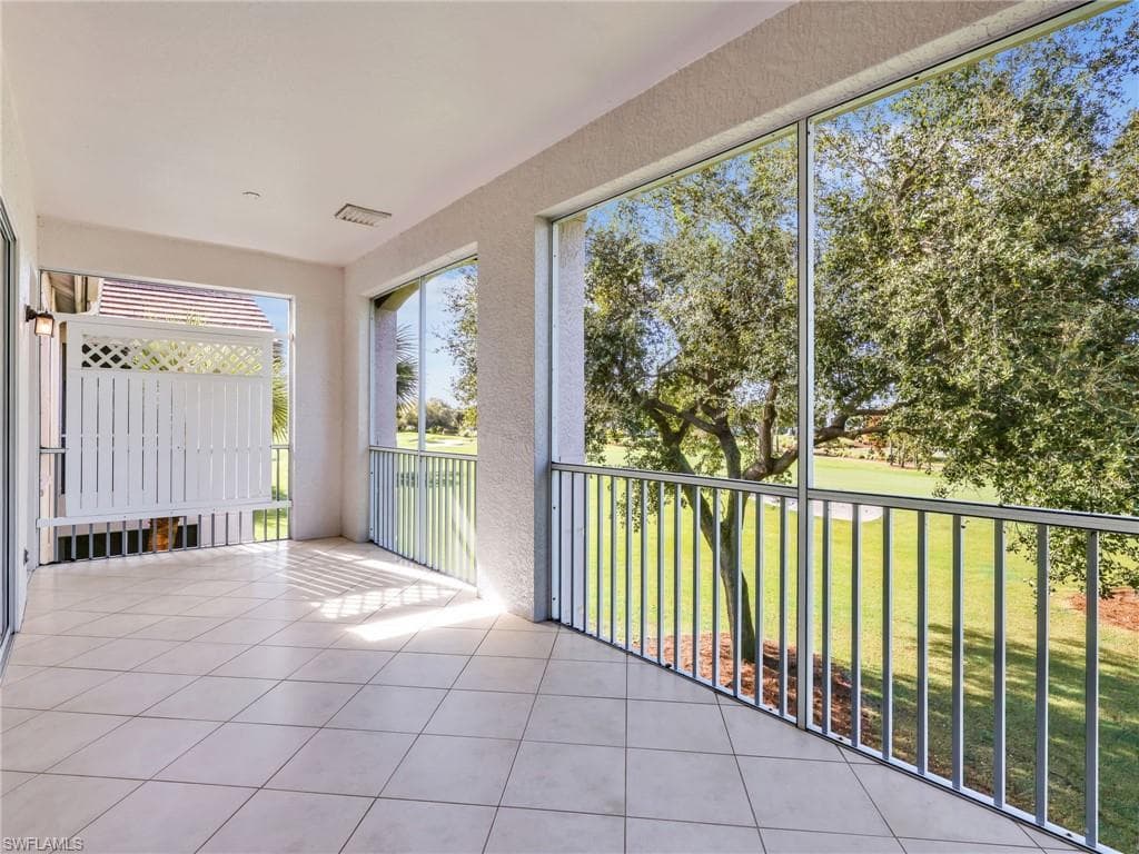 2375 Mont Claire DR # D202, NAPLES FL 34109-29