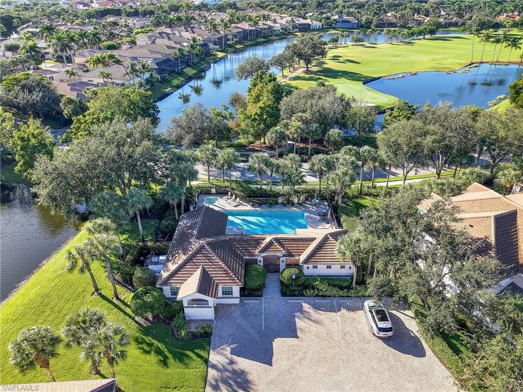 2375 Mont Claire DR # D202, NAPLES FL 34109-33