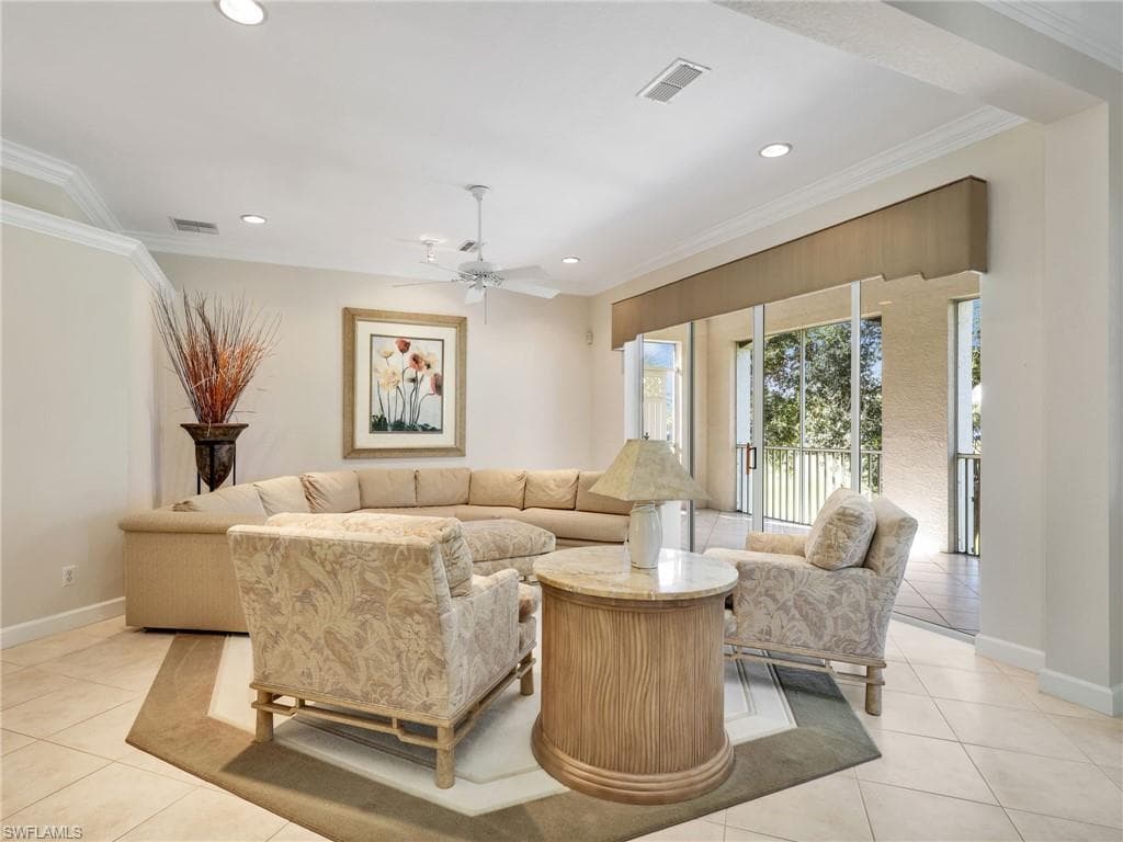 2375 Mont Claire DR # D202, NAPLES FL 34109-9