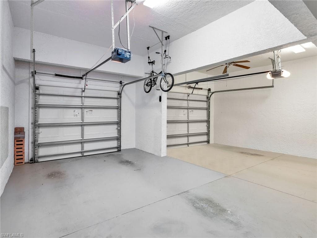 2375 Mont Claire DR # D202, NAPLES FL 34109-32