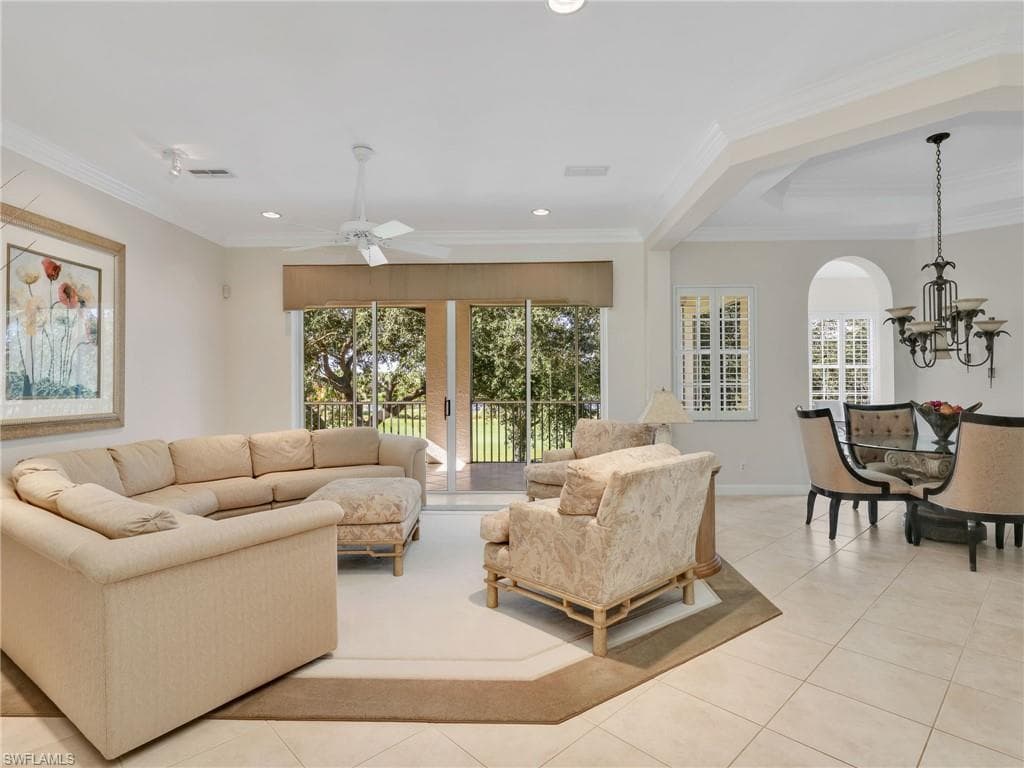 2375 Mont Claire DR # D202, NAPLES FL 34109-10