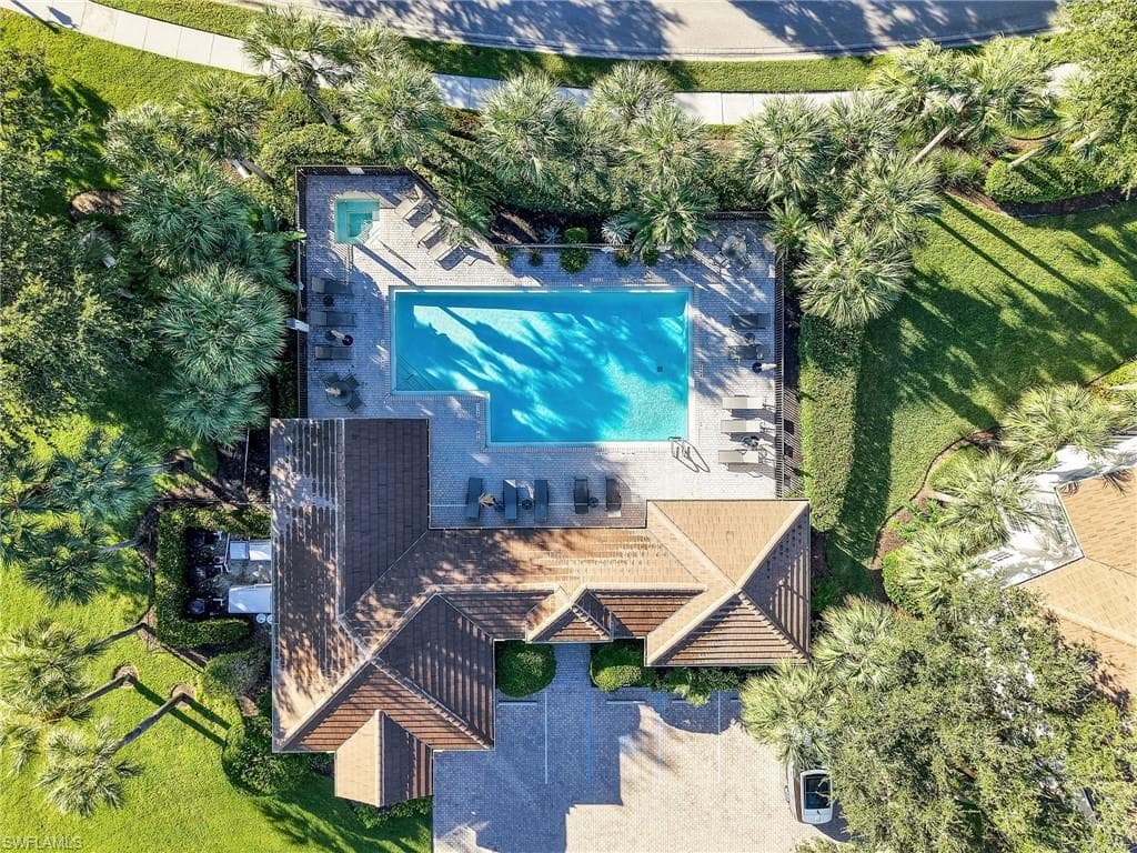 2375 Mont Claire DR # D202, NAPLES FL 34109-34