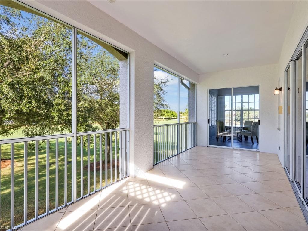 2375 Mont Claire DR # D202, NAPLES FL 34109-30