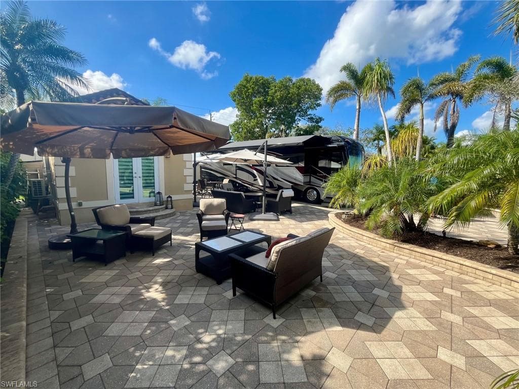 4592 Southern Breeze DR, NAPLES FL 34114-3