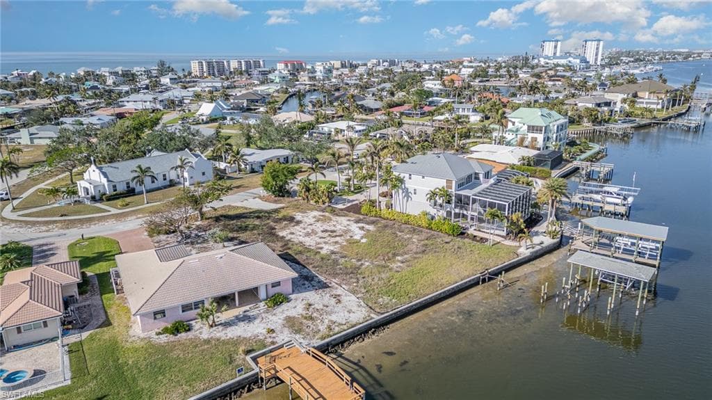 5636 Williams DR, FORT MYERS BEACH FL 33931-12