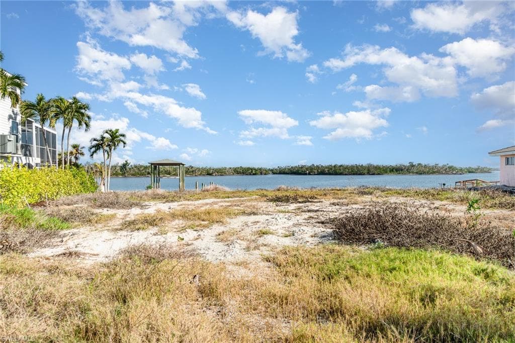 5636 Williams DR, FORT MYERS BEACH FL 33931-10