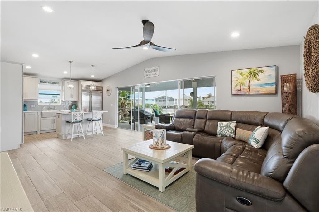 130 Bahia VIA, FORT MYERS BEACH FL 33931-5