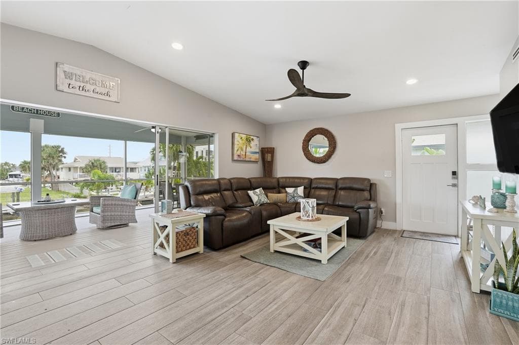 130 Bahia VIA, FORT MYERS BEACH FL 33931-6