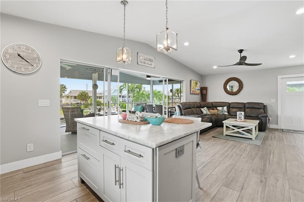 130 Bahia VIA, FORT MYERS BEACH FL 33931-10