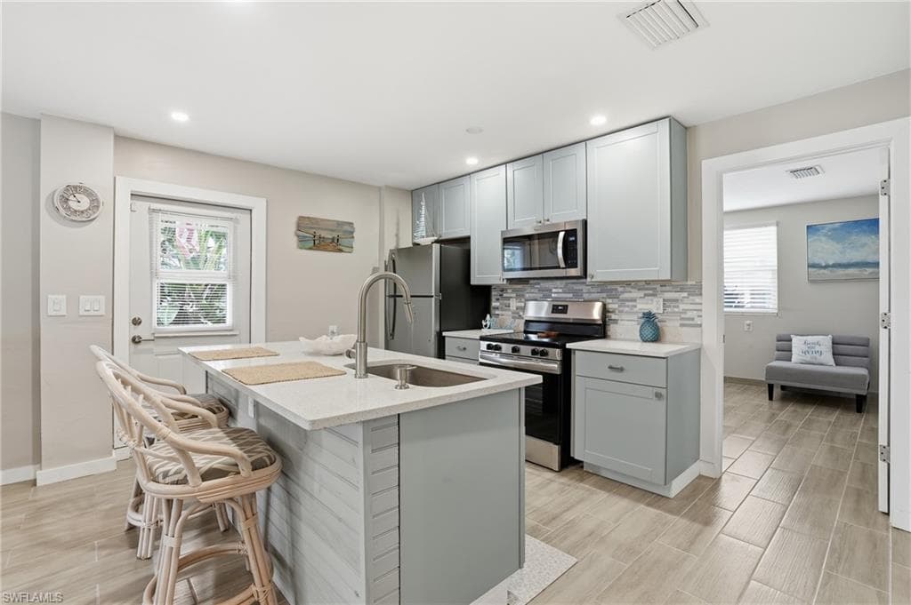 130 Bahia VIA, FORT MYERS BEACH FL 33931-28