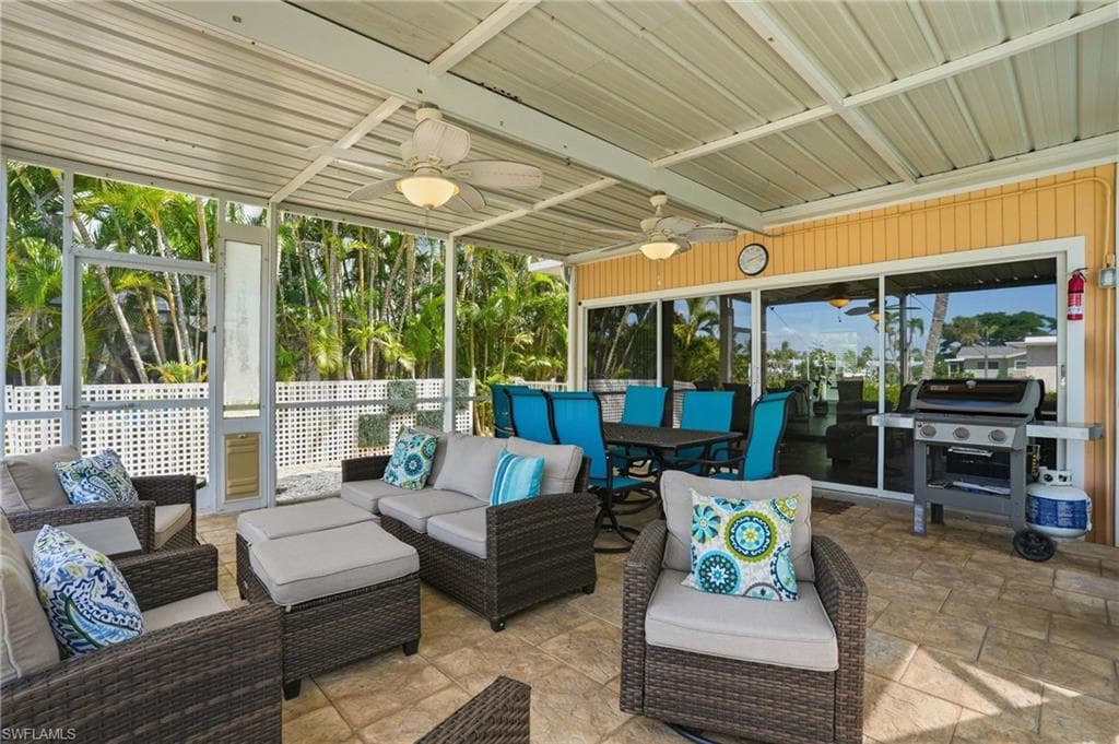 421 Connecticut ST, FORT MYERS BEACH FL 33931-27