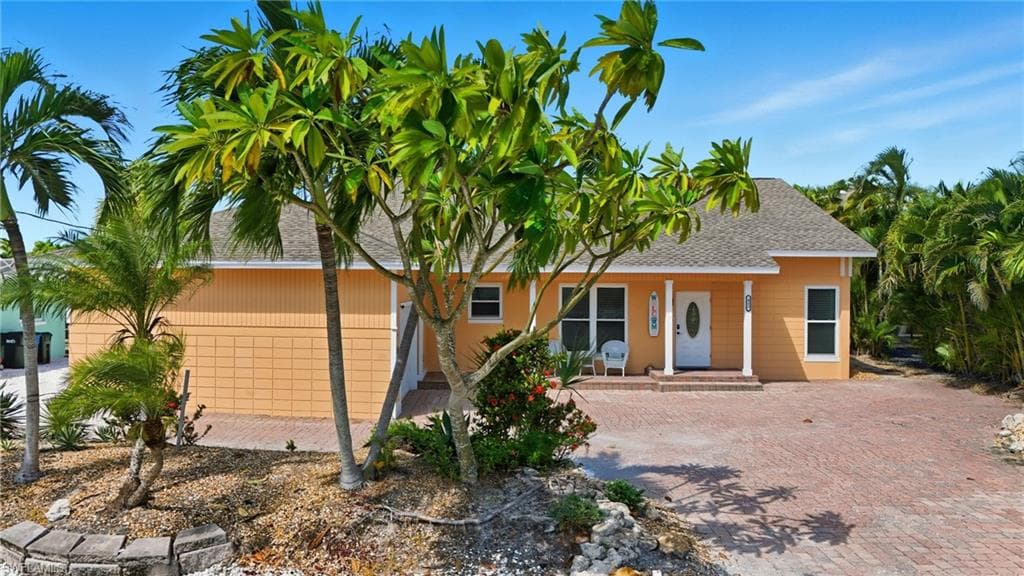 421 Connecticut ST, FORT MYERS BEACH FL 33931-34