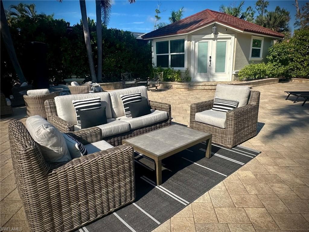 4826 Southern Breeze DR, NAPLES FL 34114-13