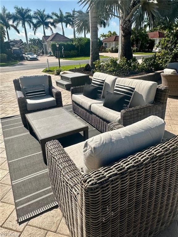 4826 Southern Breeze DR, NAPLES FL 34114-17