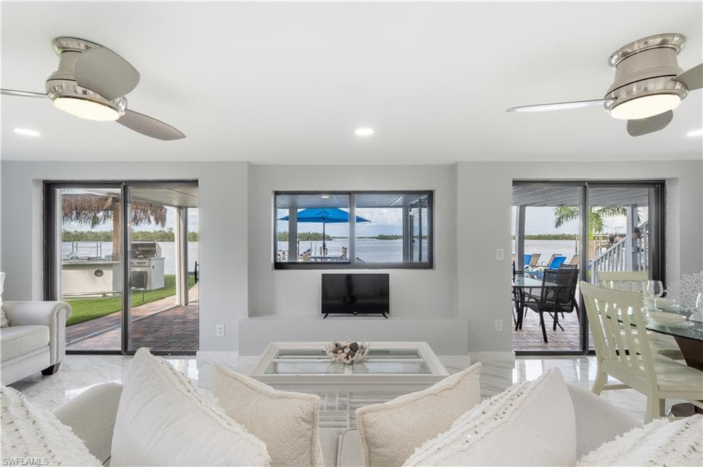 205 Bayview AVE, FORT MYERS BEACH FL 33931-27