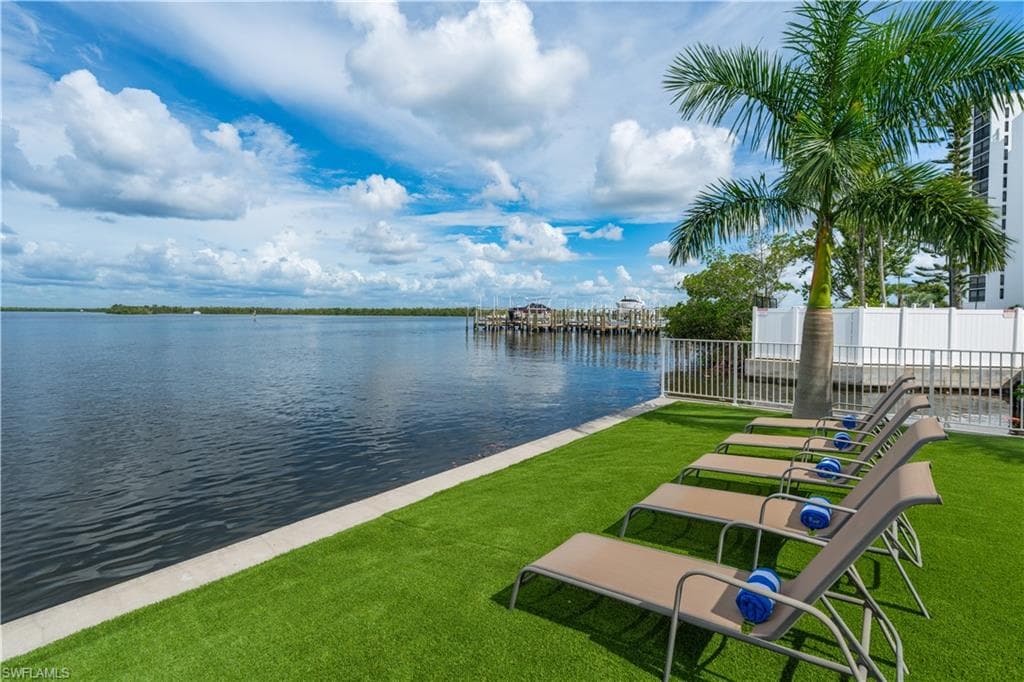 205 Bayview AVE, FORT MYERS BEACH FL 33931-36