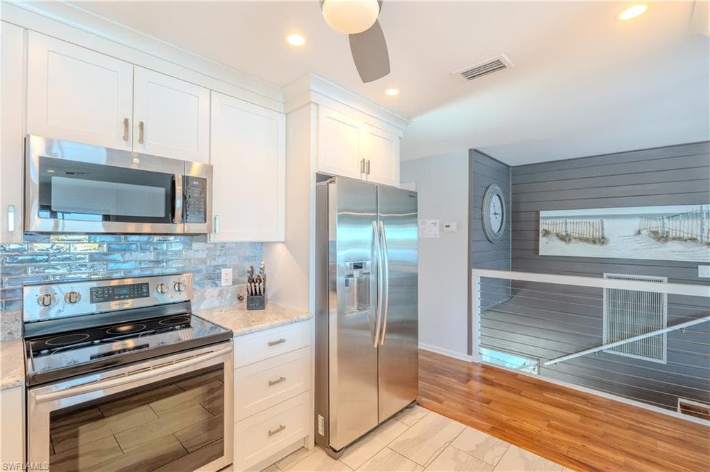 205 Bayview AVE, FORT MYERS BEACH FL 33931-24