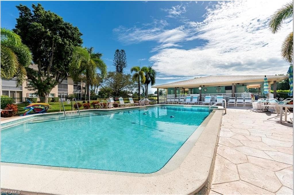 5419 Rattlesnake Hammock RD # 306F, NAPLES FL 34113-19