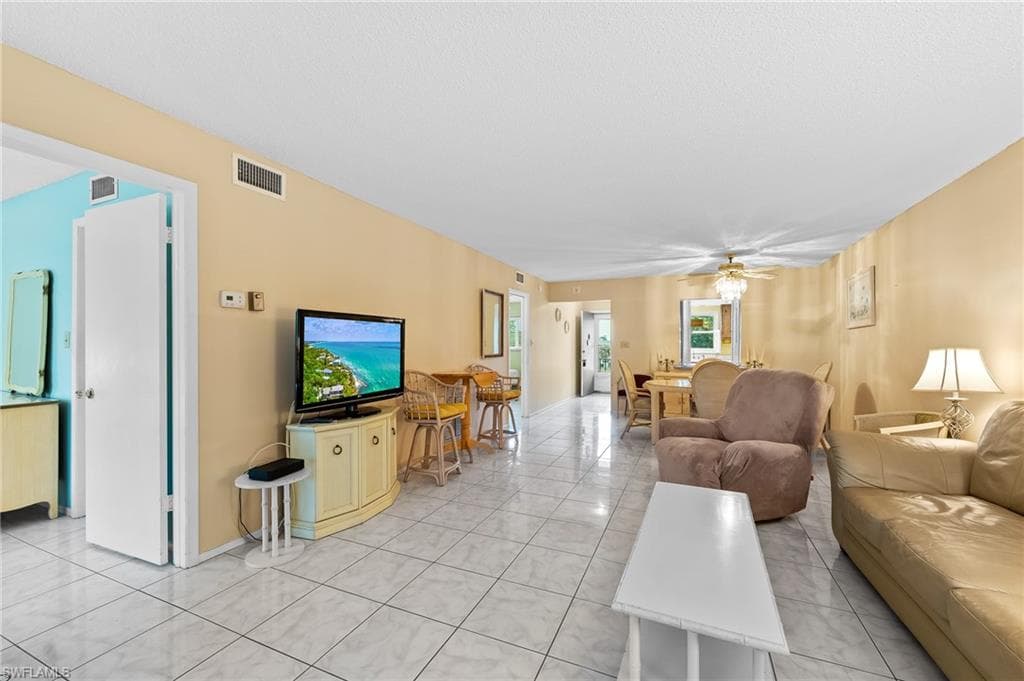 5419 Rattlesnake Hammock RD # 306F, NAPLES FL 34113-10