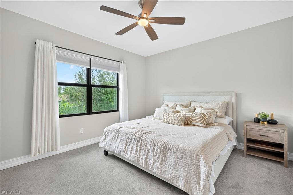 7570 Rockefeller DR, NAPLES FL 34119-12