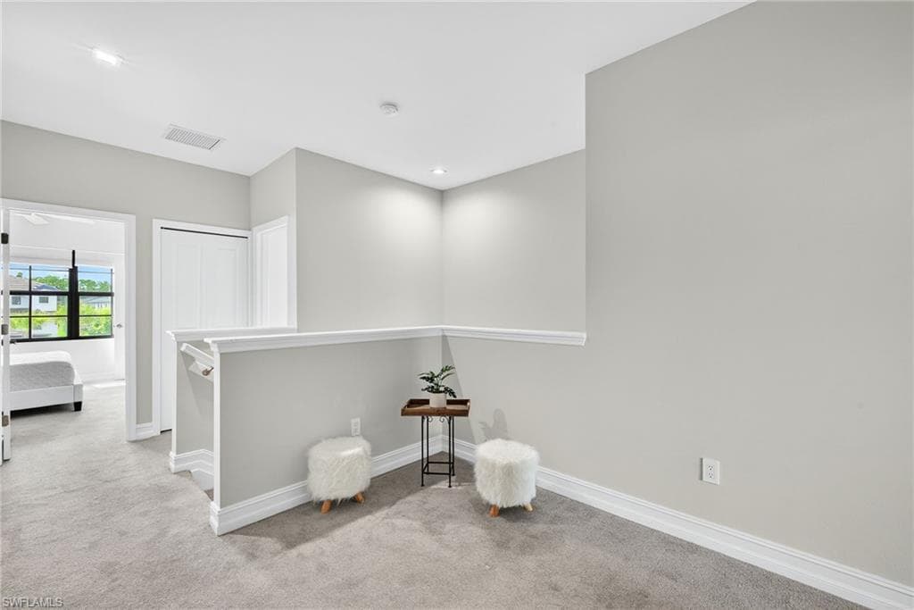 7570 Rockefeller DR, NAPLES FL 34119-25