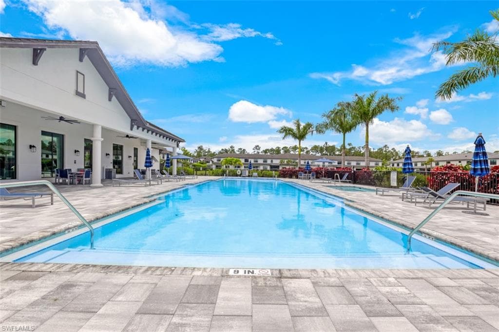 7570 Rockefeller DR, NAPLES FL 34119-31