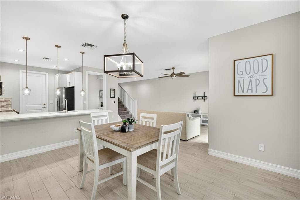 7570 Rockefeller DR, NAPLES FL 34119-7