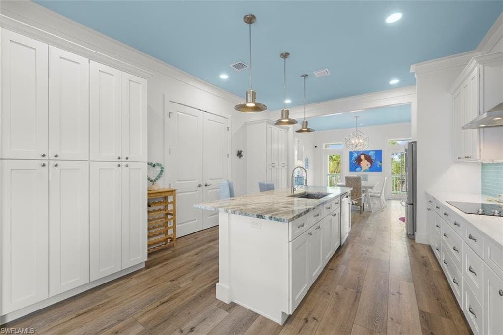737 Vinca WAY, SANIBEL FL 33957-11