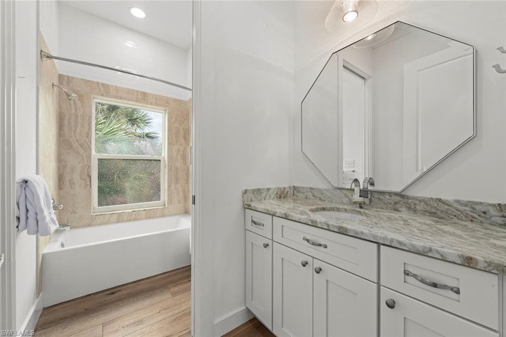 737 Vinca WAY, SANIBEL FL 33957-25