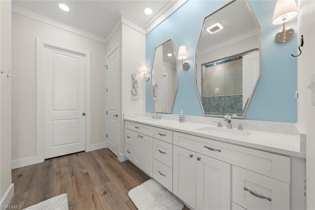 737 Vinca WAY, SANIBEL FL 33957-20
